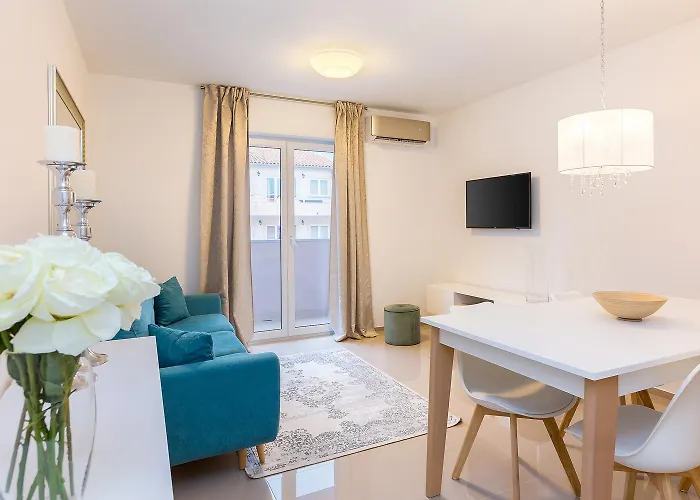 Cozy Apartment Aurora